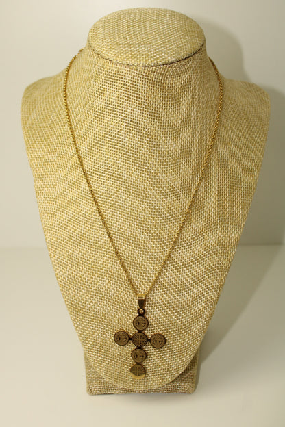 colar crucifixo dourado