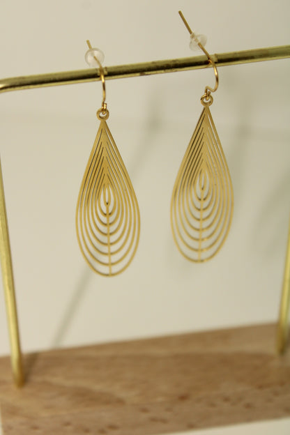 gold dangling love earring